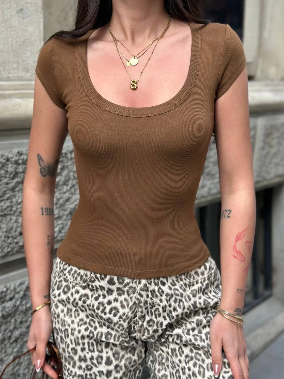 Kadın Kahverengi Oval Yaka T-Shirt HZL25S-ZK11681