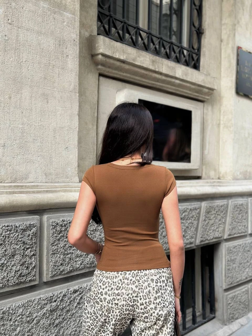 Kadın Kahverengi Oval Yaka T-Shirt HZL25S-ZK11681