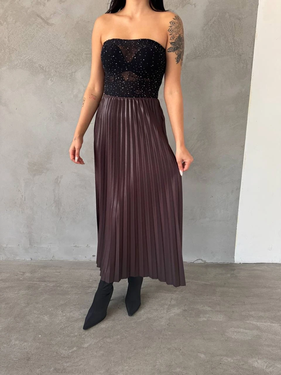 Kadın Kahverengi Saten Görünümlü Beli Lastikli Piliseli Uzun Boy Etek HZL25W-FRY130011