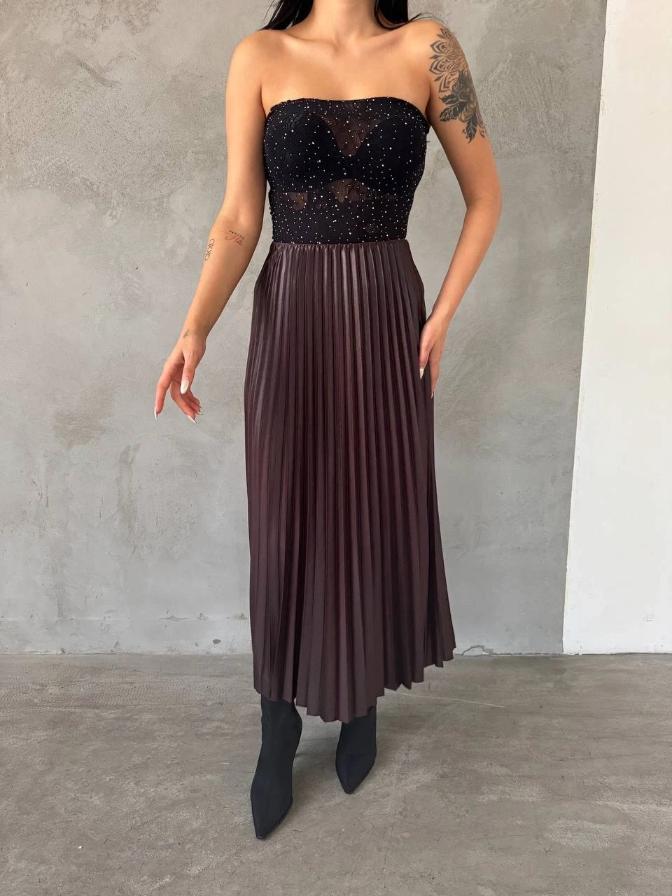 Kadın Kahverengi Saten Görünümlü Beli Lastikli Piliseli Uzun Boy Etek HZL25W-FRY130011