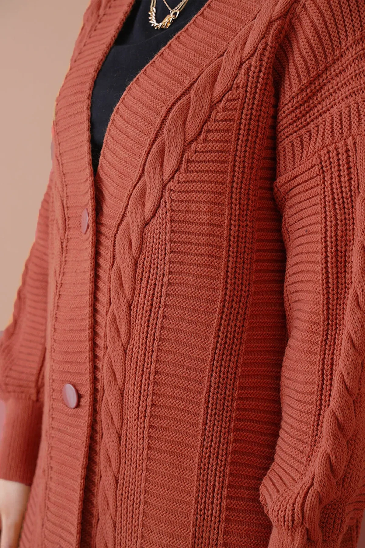 Kadın Kiremit Saç Örgü Desen Uzun Düğmeli Rahat Kesim Triko Hırka HZL23W-BD1100691