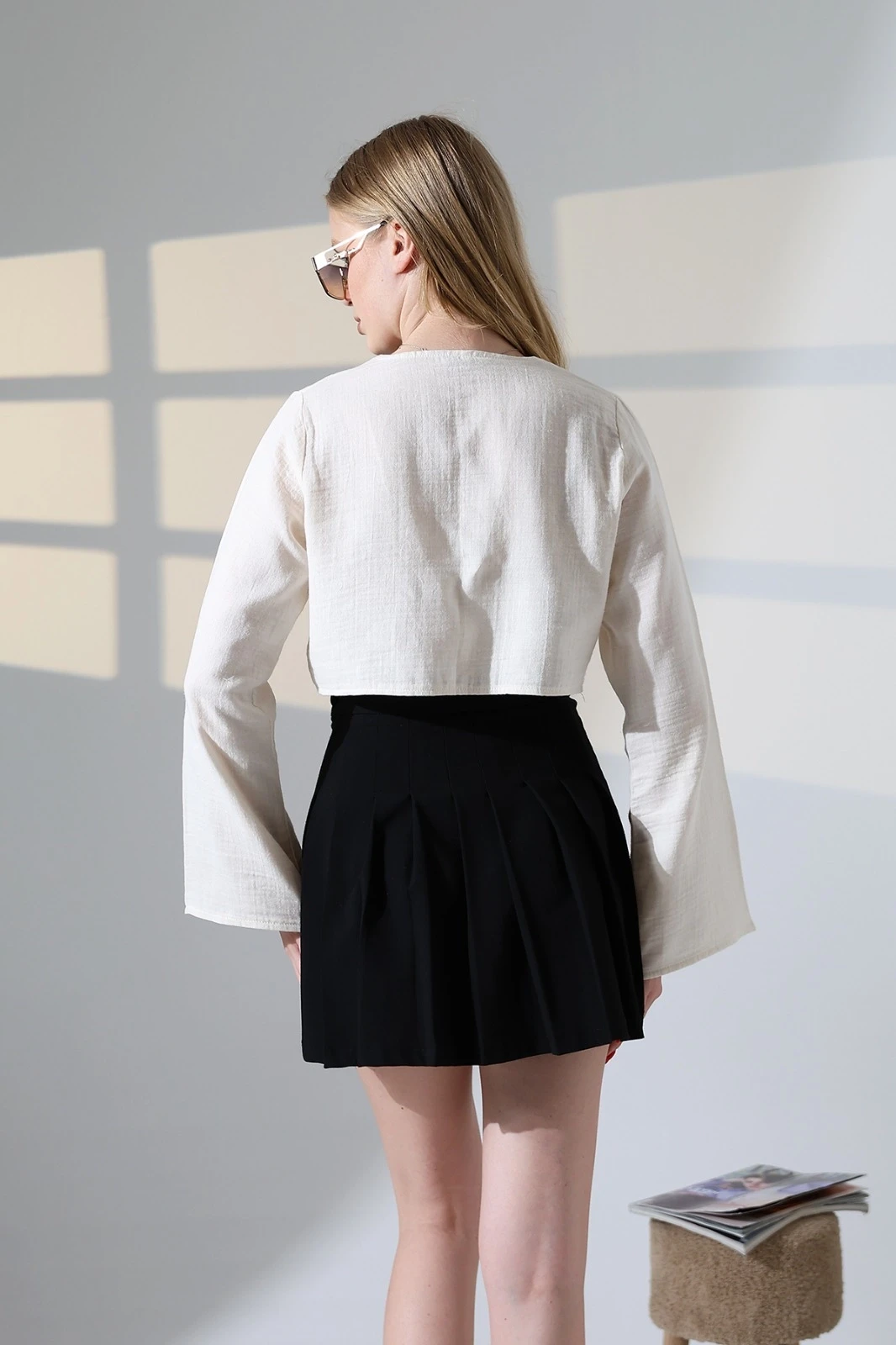 Kadın Krem Önden Bağlamalı Müslin Kumaş Crop Bluz HZL25S-DSB104071