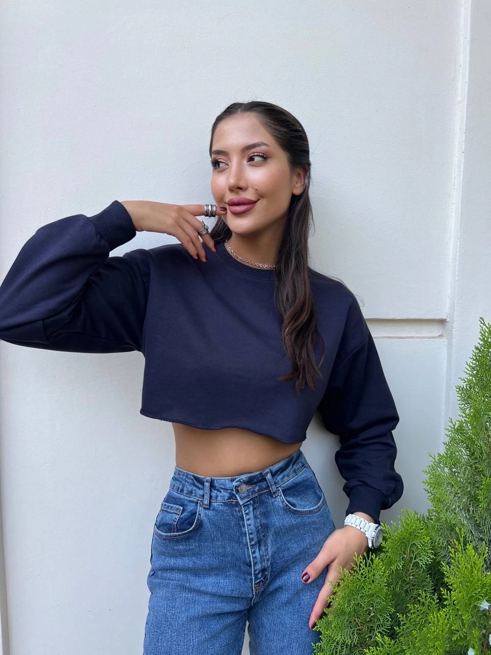 Kadın Lacivert Basic Bisiklet Yaka Uzun Kollu Crop Sweatshirt HZL24W-ZK11351