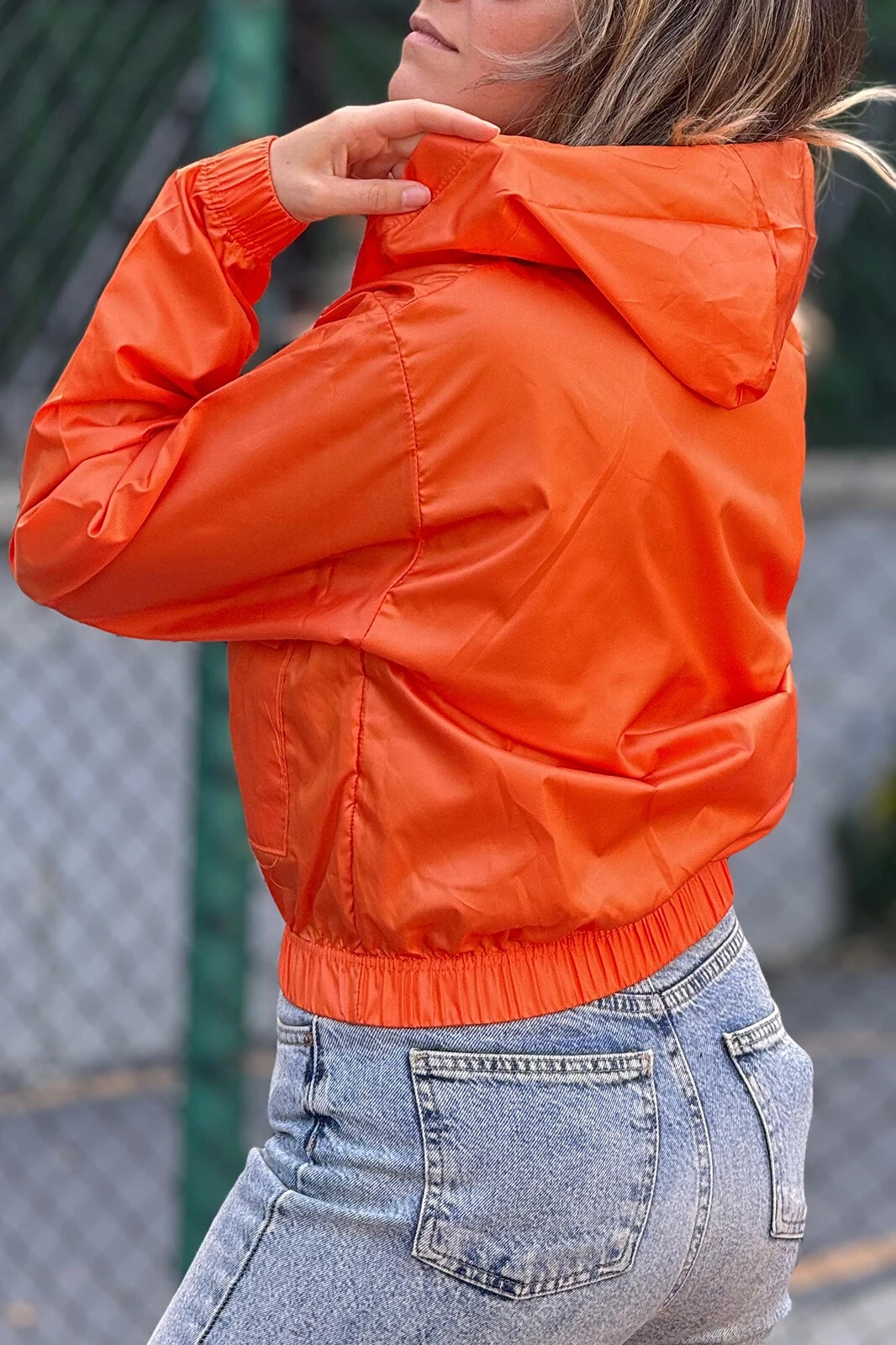 Kadın Oranj Cepli Fermuarlı Kapüşonlu Mevsimlik Mont HZL24W-DSB12501