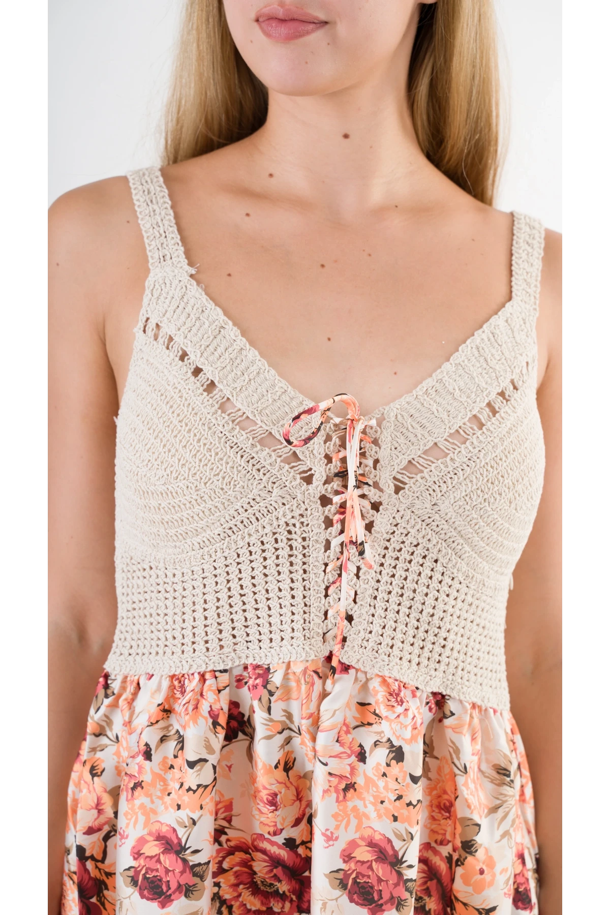 Kadın Sarı Önden İp Bağlamalı Ajurlu Model Saten Yüzeyli Mini Elbise HZL24S-YY250