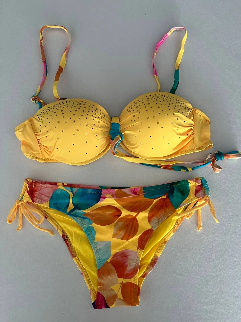 Kadın Sarı Taş İşlemeli Astarlı Bikini Takım HZL25S-LC207