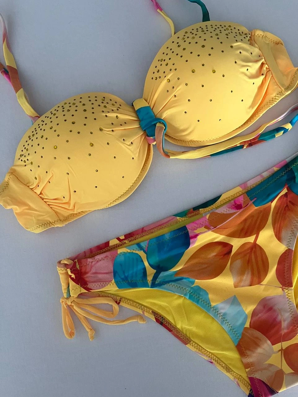 Kadın Sarı Taş İşlemeli Astarlı Bikini Takım HZL25S-LC207