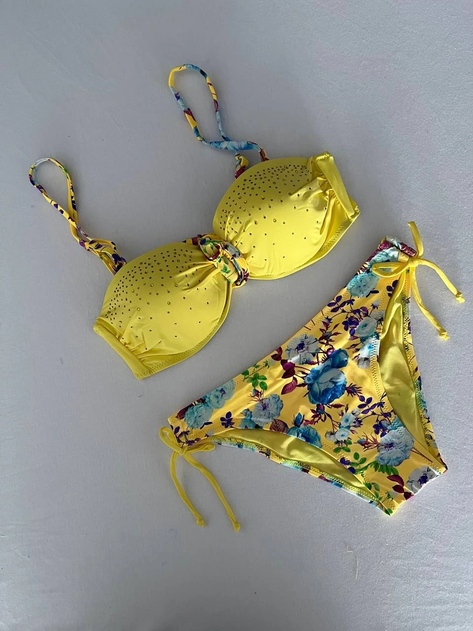 Kadın Sarı Taş İşlemeli Astarlı Bikini Takım HZL25S-LC208