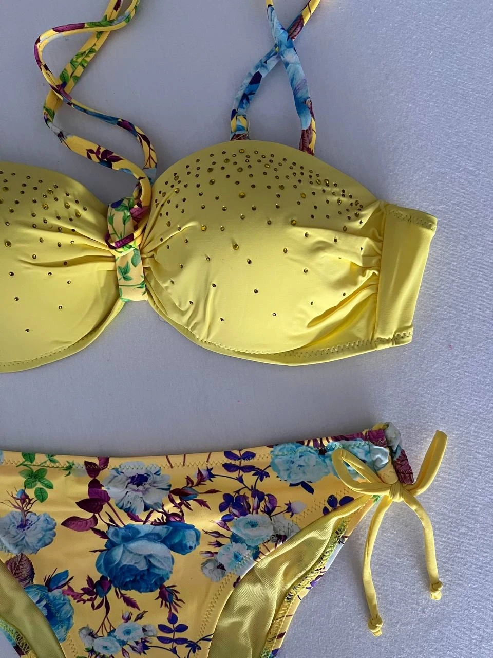 Kadın Sarı Taş İşlemeli Astarlı Bikini Takım HZL25S-LC208