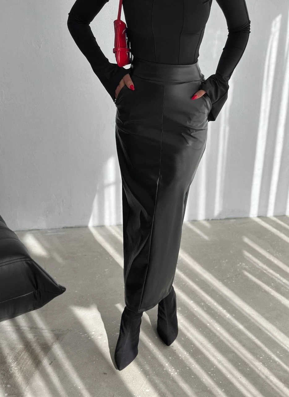 Kadın Siyah Arkadan Yırtmaçlı Fermuarlı Cepli Kalem Etek HZL25W-FRY122431