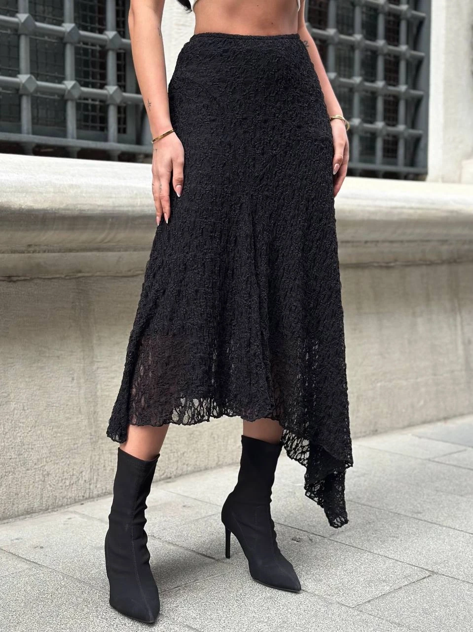 Kadın Siyah Asimetrik Kesim Astarlı Dantel Etek HZL25S-ZK13571