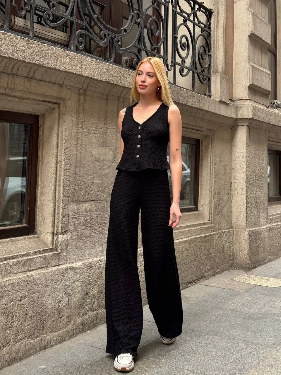 Kadın Siyah Beli Lastilkli Gofre Kumaş Pantolon HZL24S-ZK13261