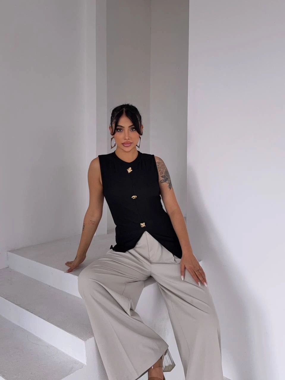 Kadın Siyah Bisiklet Yaka Düğme Detaylı Ottoman Kumaş Bluz HZL25S-FRY123091