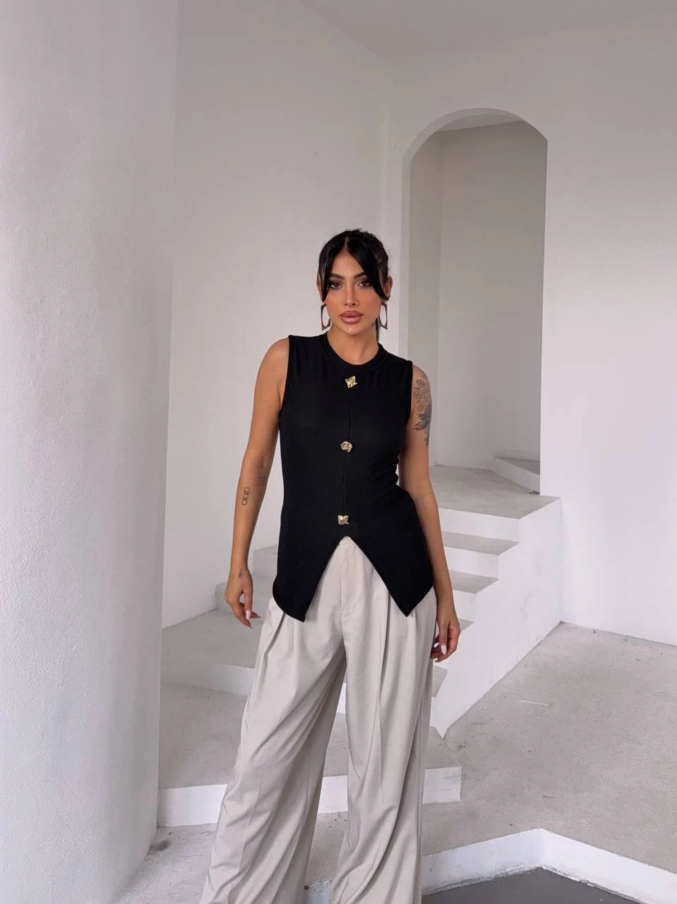 Kadın Siyah Bisiklet Yaka Düğme Detaylı Ottoman Kumaş Bluz HZL25S-FRY123091