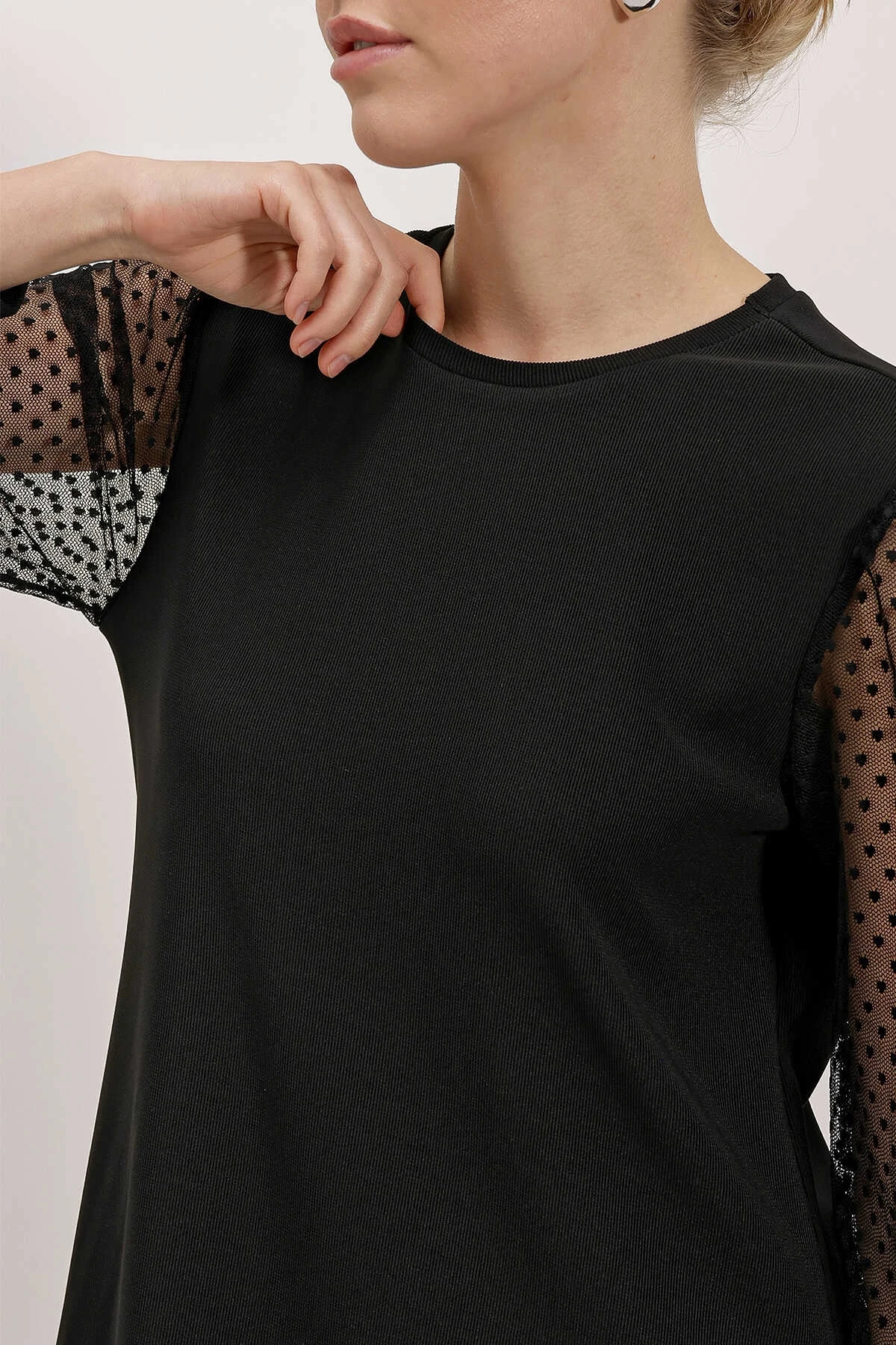 Kadın Siyah Bisiklet Yaka Tül Kollu Mini Elbise HZL24S-BD124671