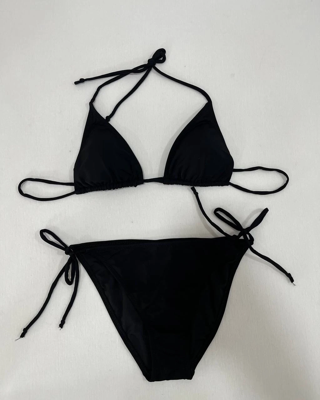 Kadın Siyah Boyundan İp Bağlamalı Üçgen Bikini Takımı HZL25S-LC5005