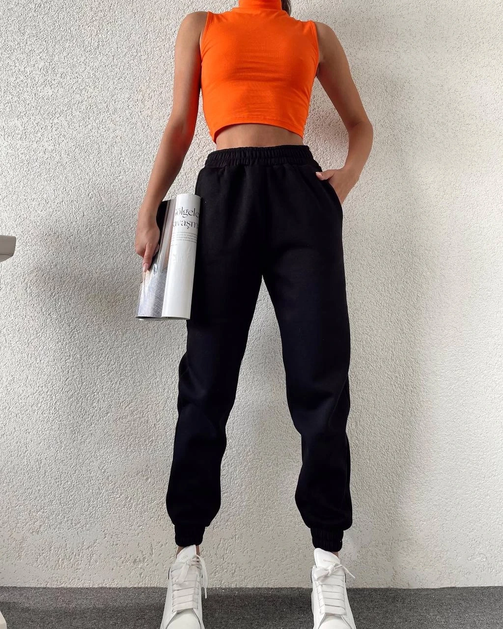 Kadın Siyah Cepli Beli Paçası Lastikli 3 İplik Şardonlu Eşofman Altı HZL24W-ZK12321