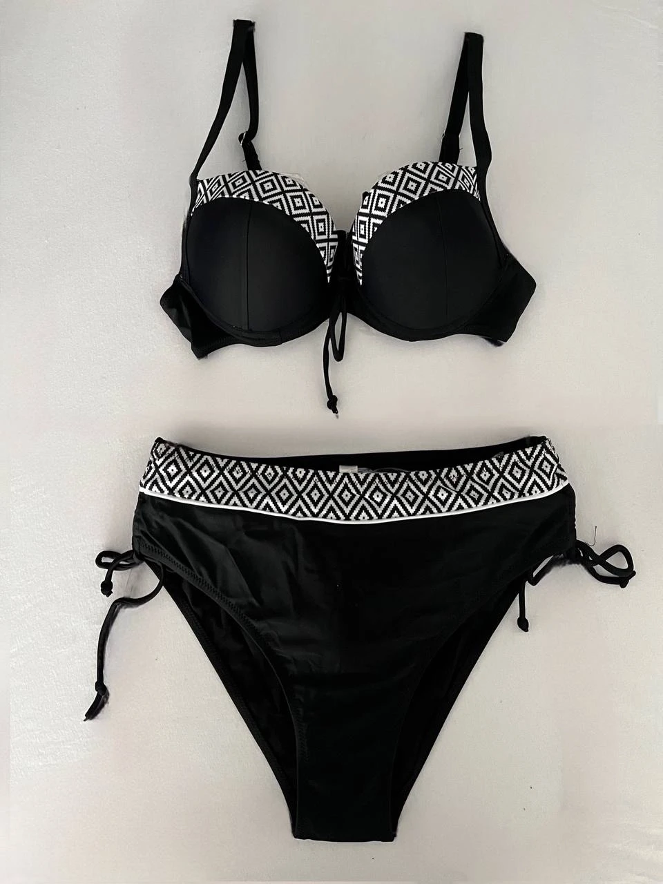 Kadın Siyah Etnik Desenli Bikini Takım HZL25S-LC2218
