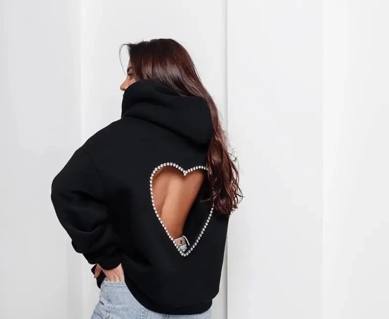 Kadın Siyah Sırtı Kalp Kesim Taşlı Kapüşonlu Oversize Sweatshirt HZL25W-DSB12701