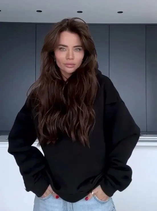 Kadın Siyah Sırtı Kalp Kesim Taşlı Kapüşonlu Oversize Sweatshirt HZL25W-DSB12701