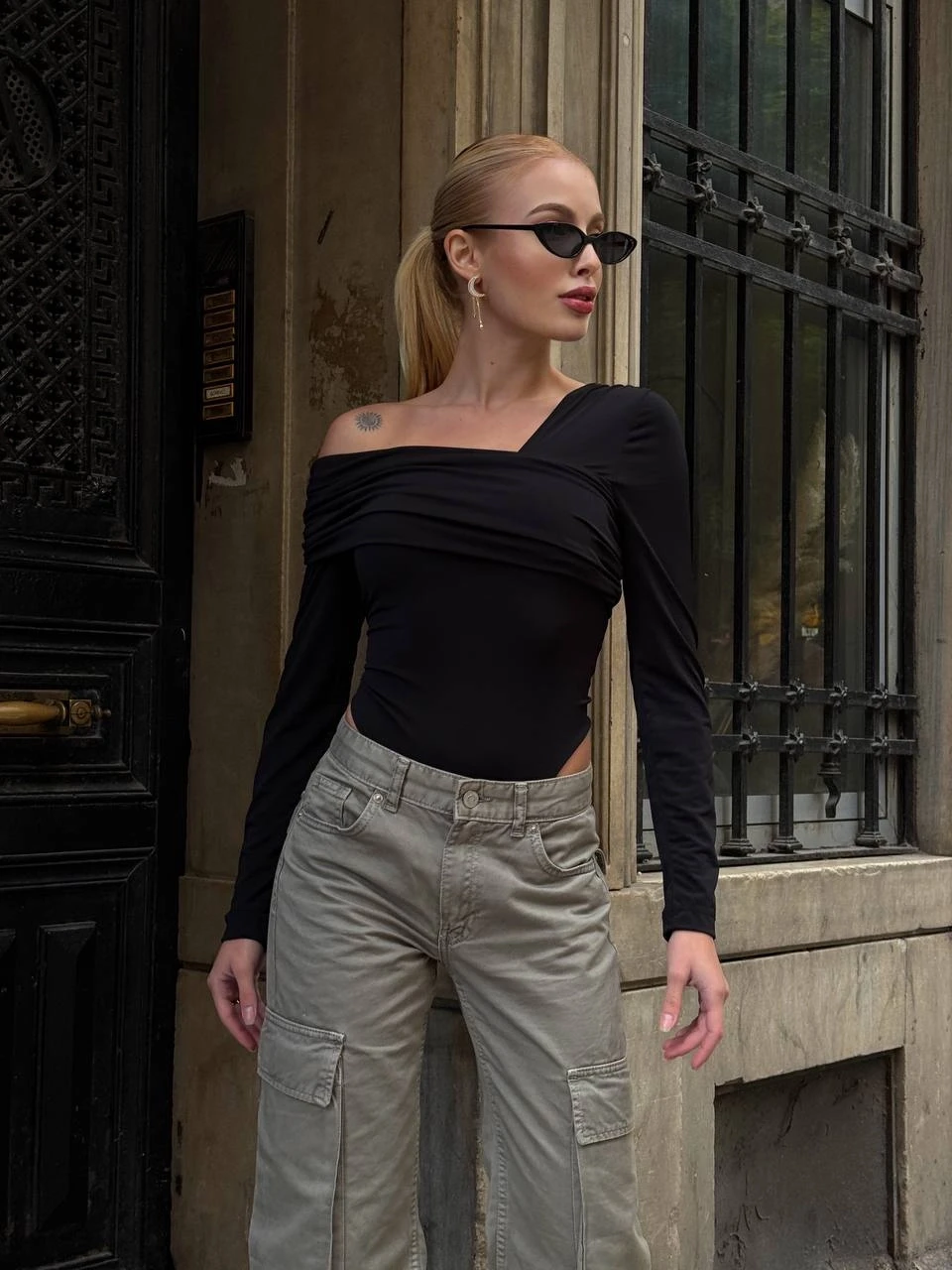 Kadın Siyah Tek Omuz Asimetrik Kesim Bodysuit HZL25W-ZK11521