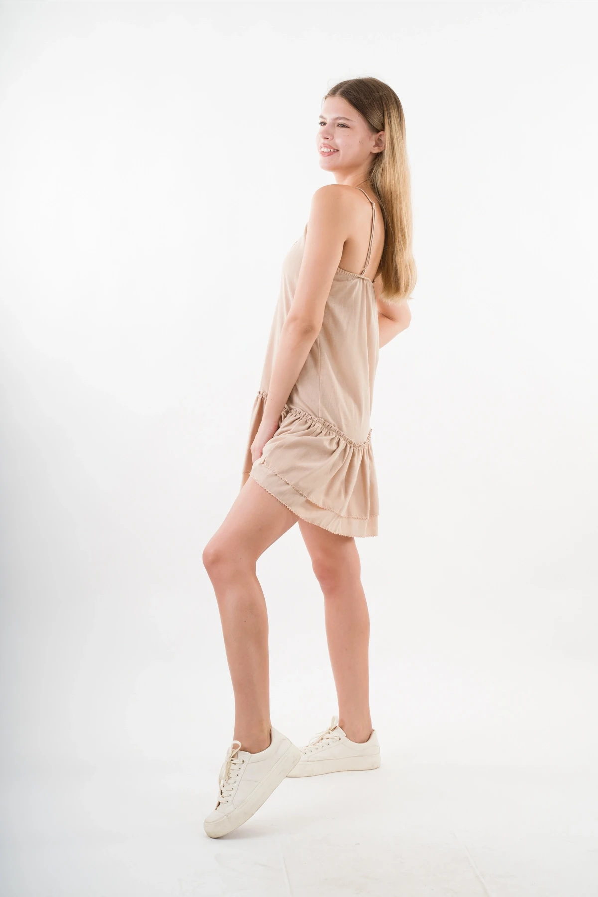 Kadın Bej V Yaka İp Askılı Eteği Pileli Güpür Detaylı Elbise HZL24S-YY244