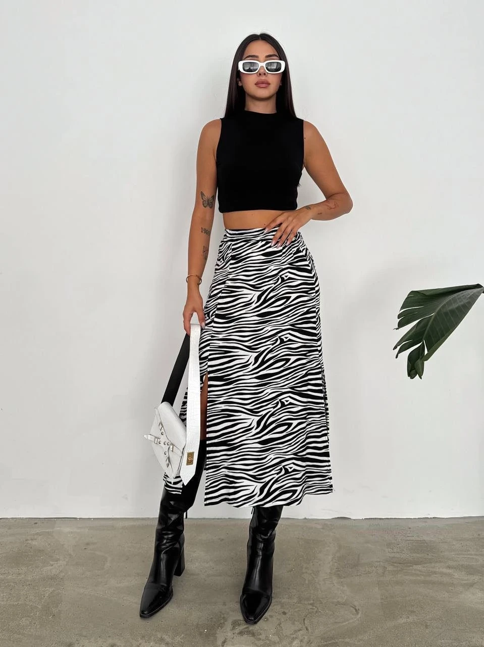 Kadın Siyah Zebra Desen Yüksek Bel Çift Yırtmaç Detay Midi Boy Etek HZL25S-FRY122271