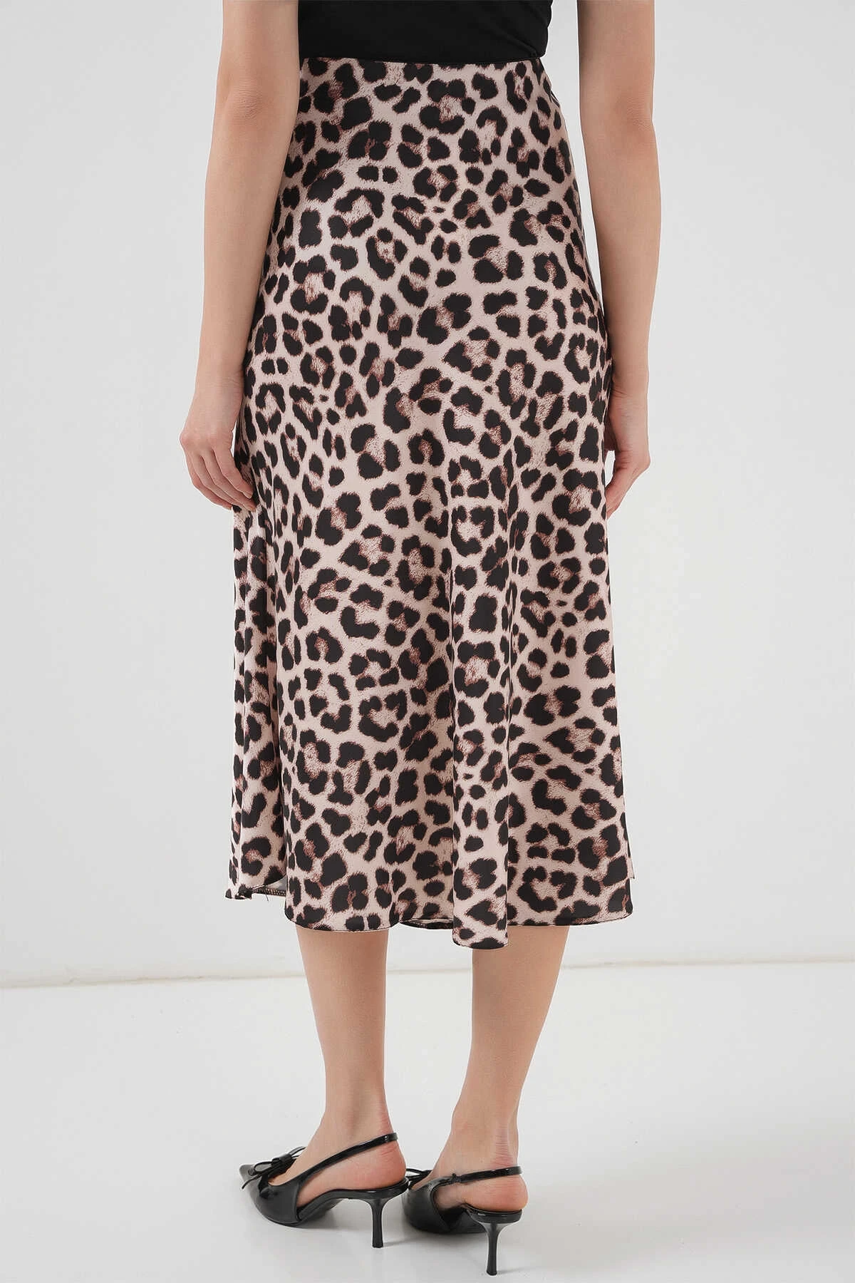 Kadın Vizon Leopar Desenli Saten Yüzeyli Beli Lastikli Midi Boy Etek Hzl23S-BD1101471