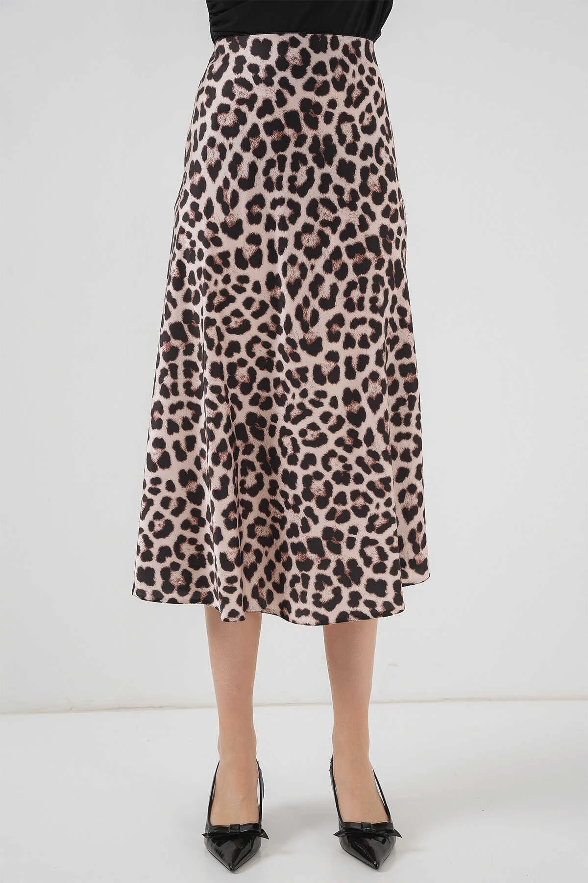 Kadın Vizon Leopar Desenli Saten Yüzeyli Beli Lastikli Midi Boy Etek Hzl23S-BD1101471