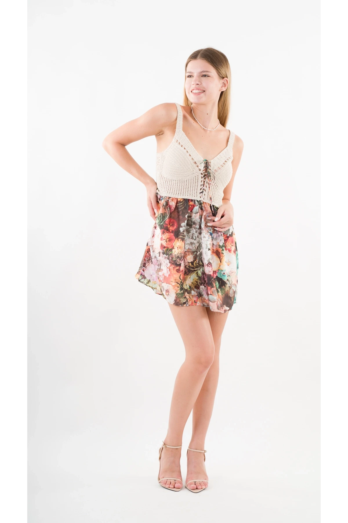 Kadın Yeşil Desenli Saten Yüzeyli V Yaka Halka Detaylı Kuşaklı Mini Elbise HZL24S-YY250