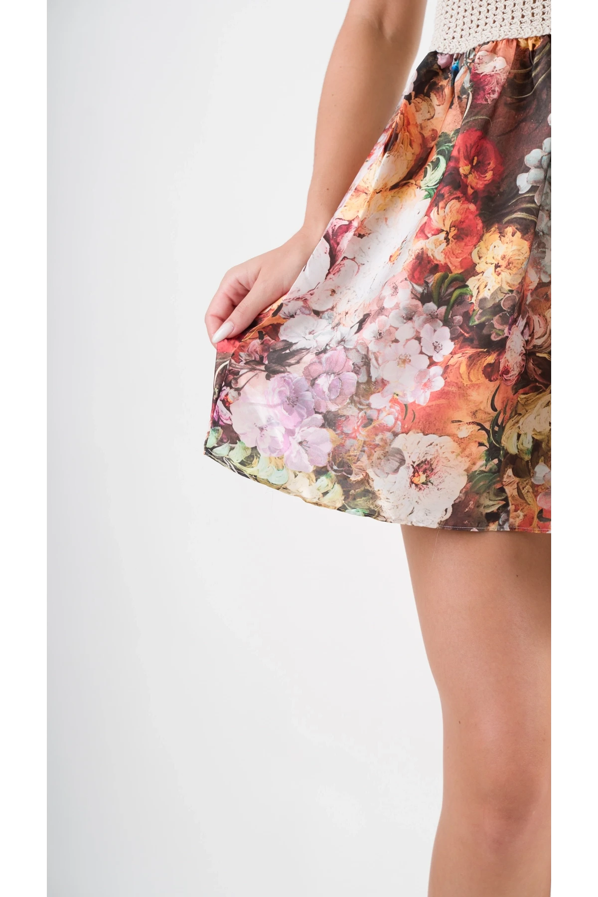 Kadın Yeşil Desenli Saten Yüzeyli V Yaka Halka Detaylı Kuşaklı Mini Elbise HZL24S-YY250