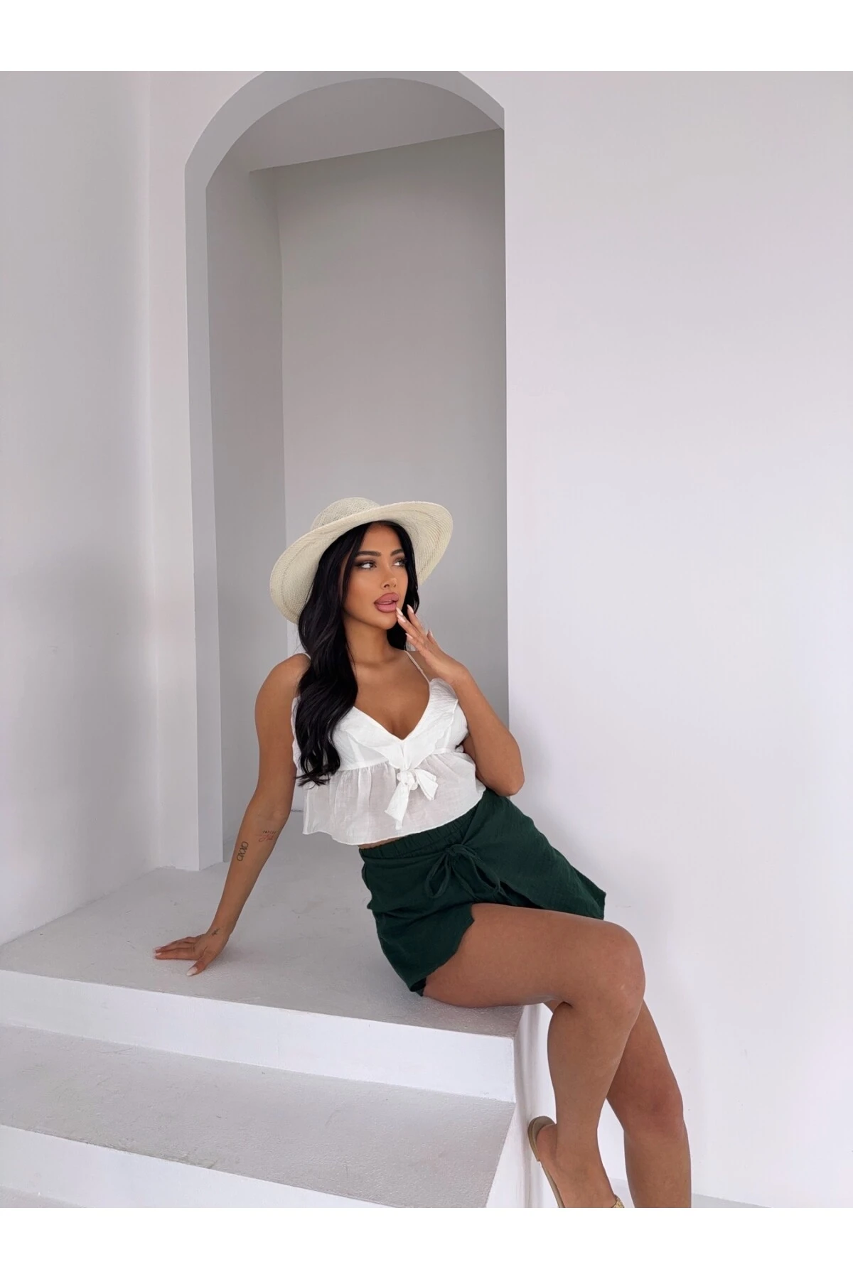 Kadın Zümrüt Yeşil Bağlama Detay Müslin Şort HZL25S-DSB2323