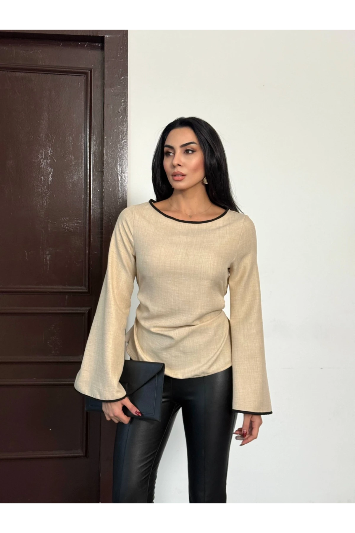 Kadın Bej İp Bağlamalı Biye Detaylı Uzun Kollu Keten Bluz HZL25W-FRY123691