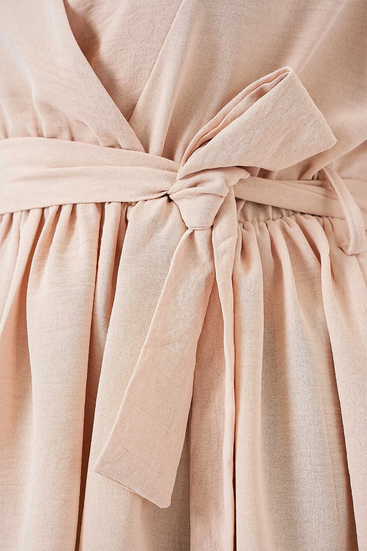 Kadın Bej Kruvaze Yaka Beli Lastikli Kuşaklı Bluz HZL25S-BD19661