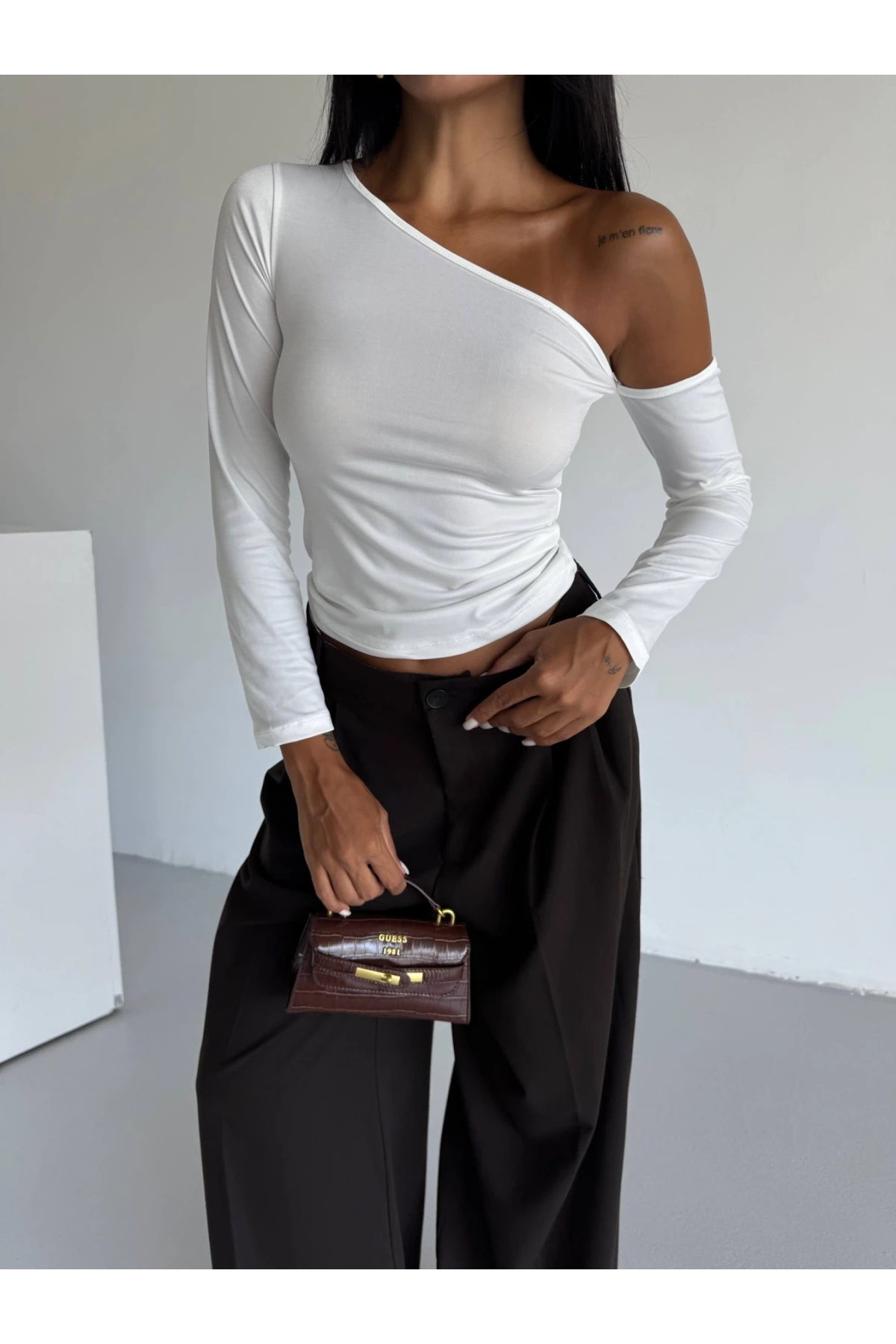 Kadın Beyaz Asimetrik Yaka Drapeli Sandy Bluz HZL25S-FRY123361