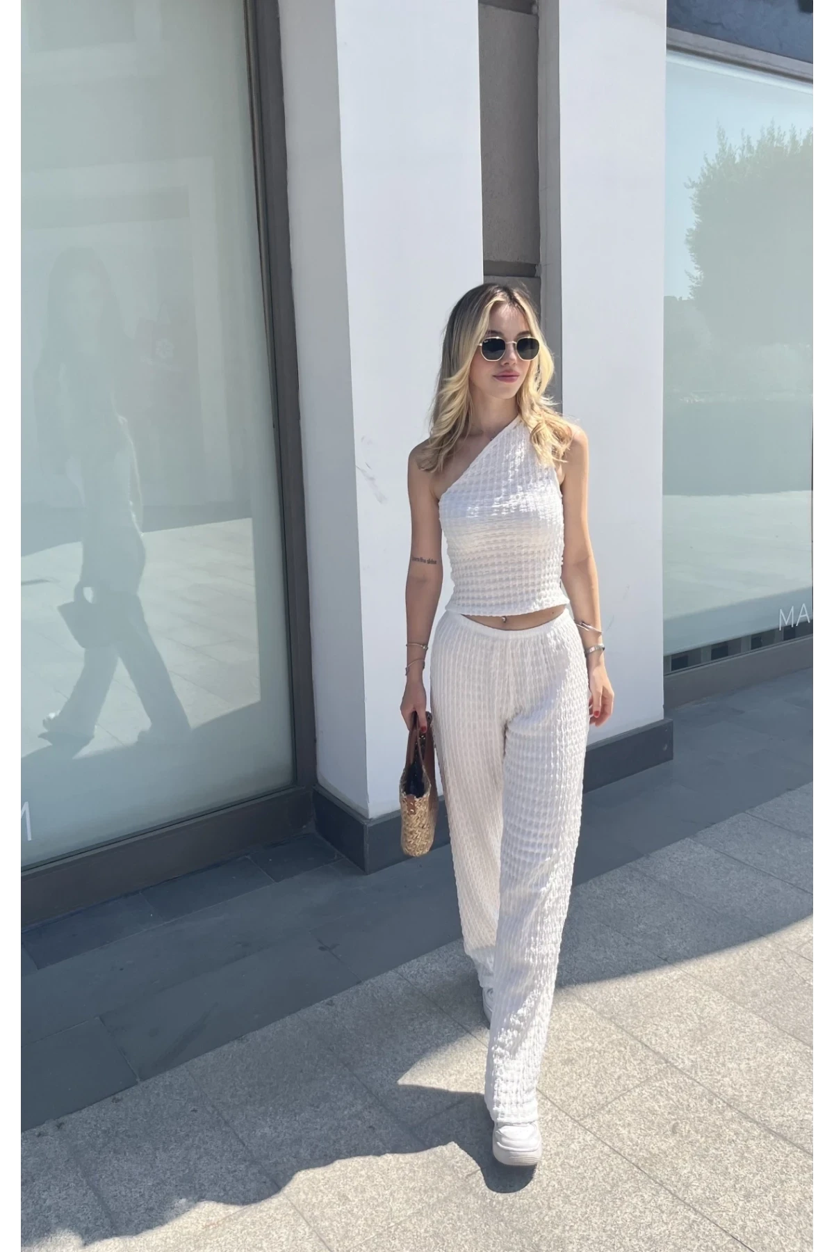 Kadın Beyaz Beli Lastilkli Gofre Kumaş Pantolon HZL24S-ZK13261