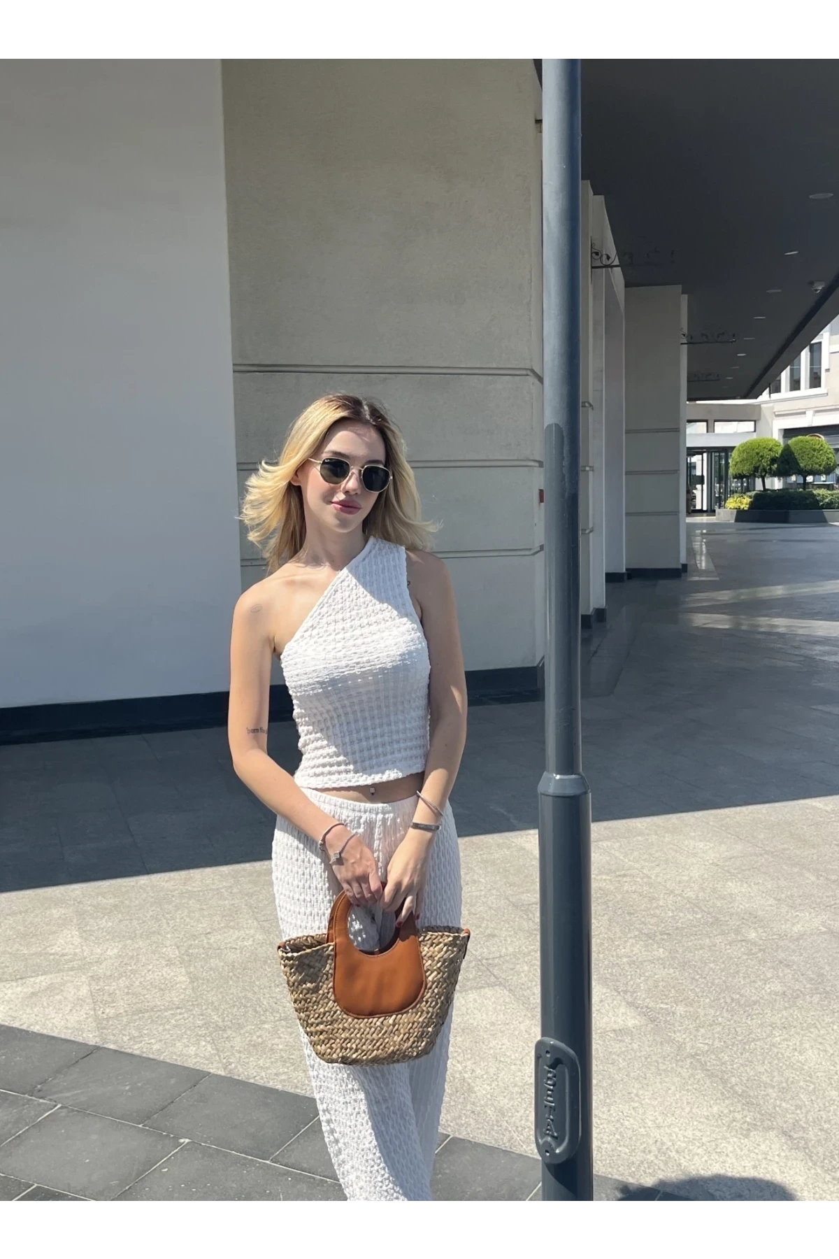 Kadın Beyaz Beli Lastilkli Gofre Kumaş Pantolon HZL24S-ZK13261