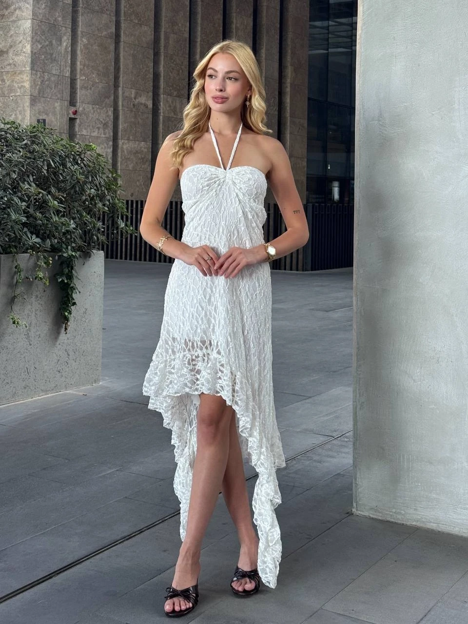 Kadın Beyaz Boyundan Bağlamalı Straplez Asimetrik Astarlı Dantel Elbise HZL25S-ZK13671