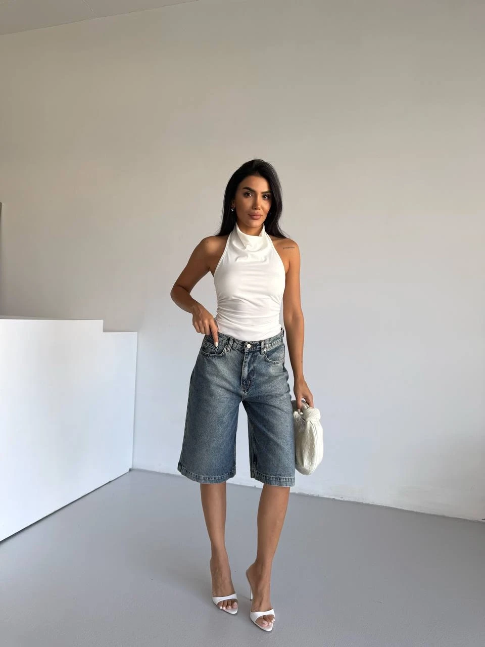 Kadın Beyaz Halter Yaka Sırtı Açık Sandy Bluz HZL25S-FRY123141