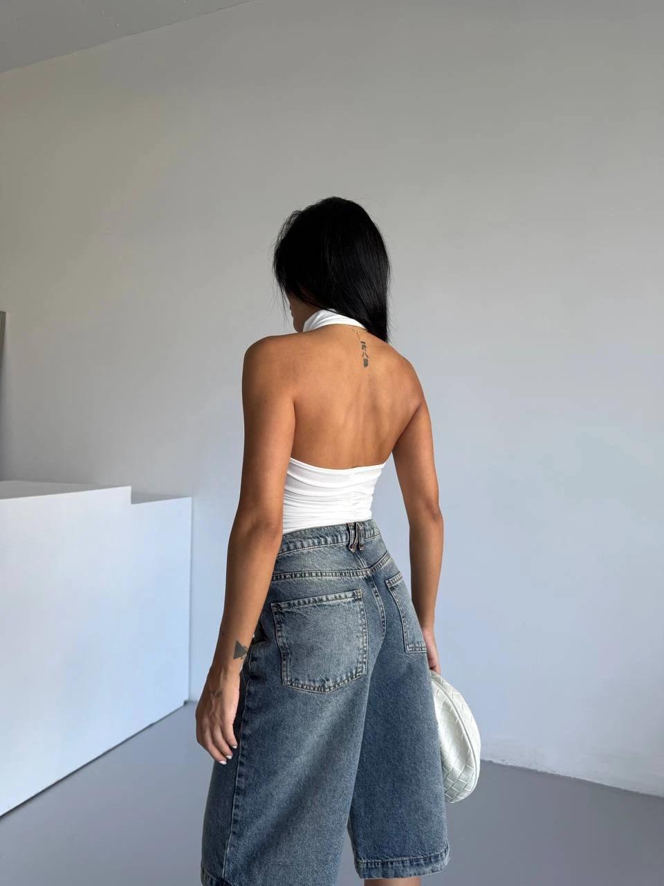 Kadın Beyaz Halter Yaka Sırtı Açık Sandy Bluz HZL25S-FRY123141