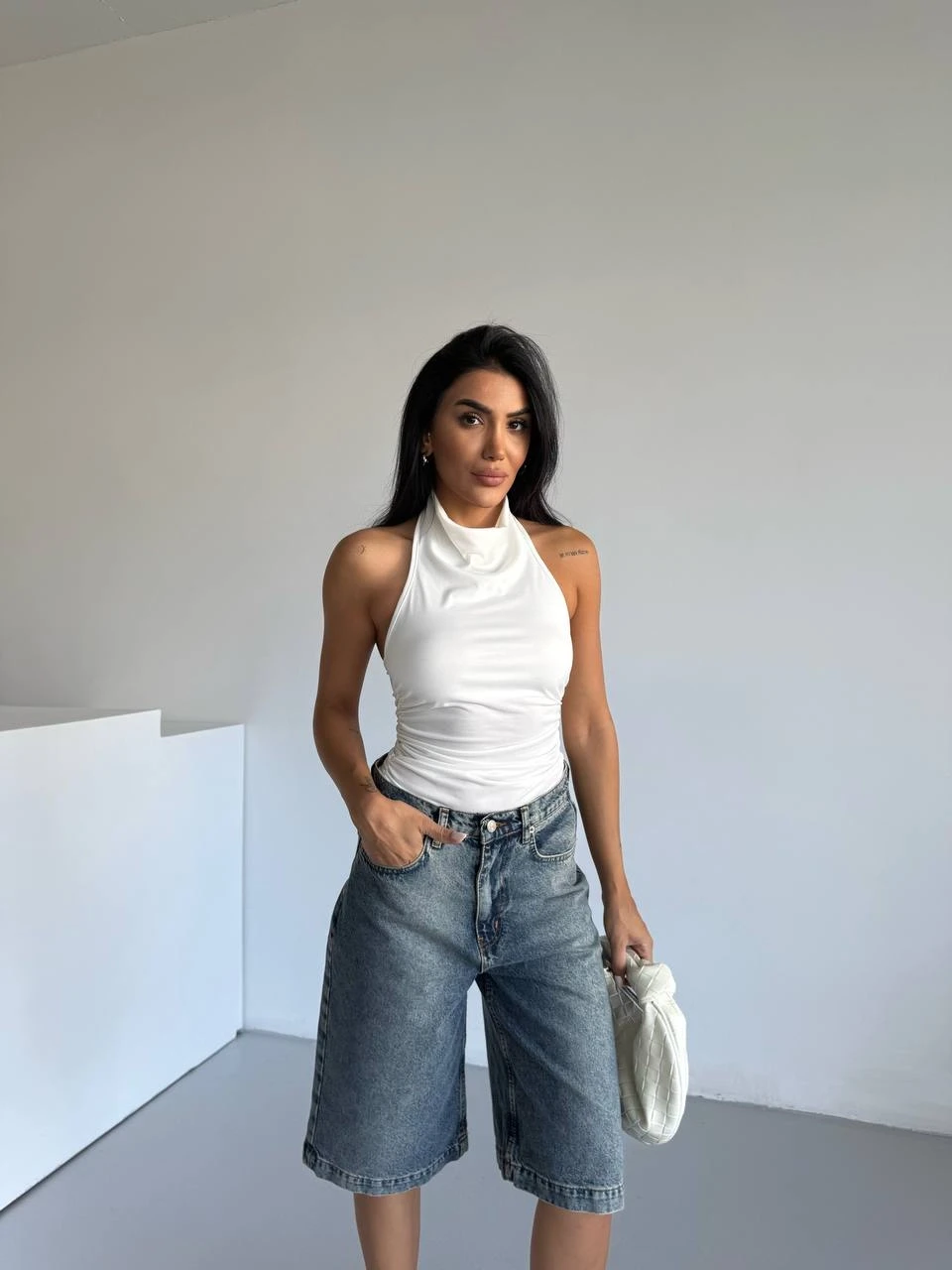 Kadın Beyaz Halter Yaka Sırtı Açık Sandy Bluz HZL25S-FRY123141