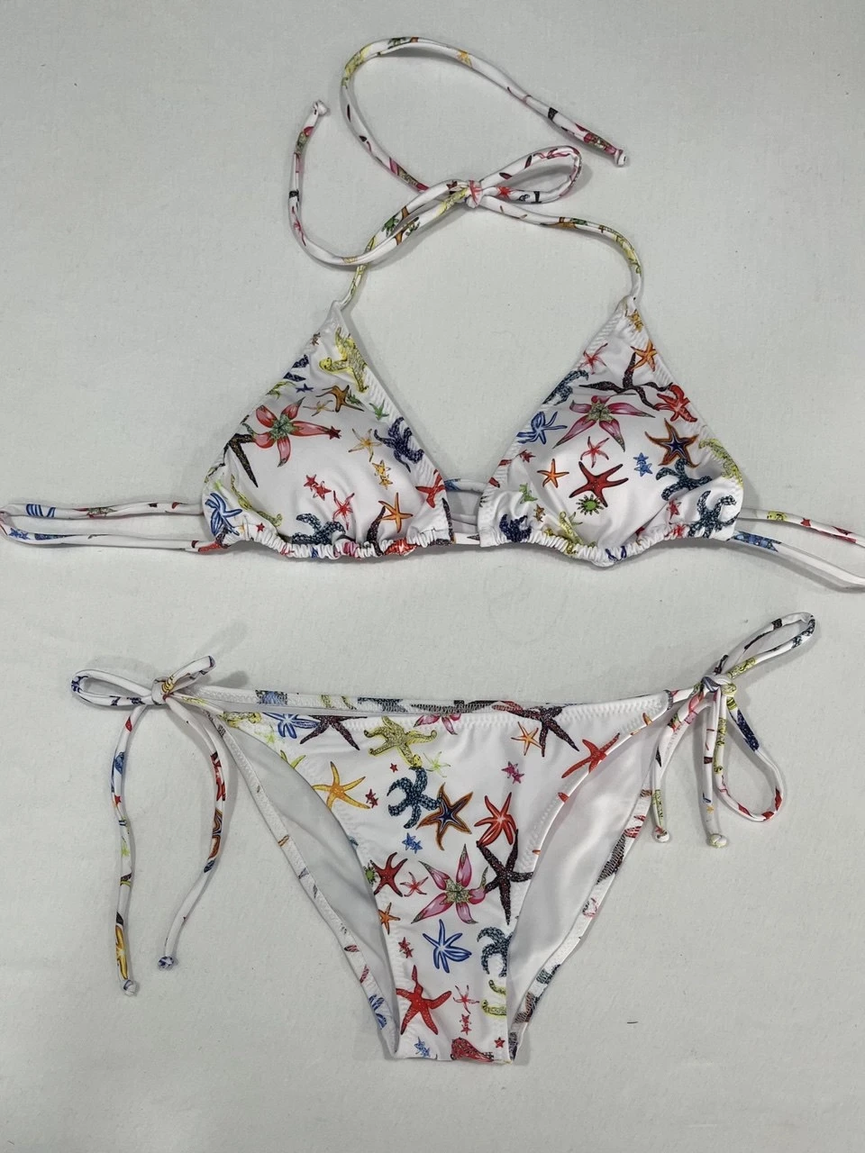 Kadın Beyaz Yıldız Temalı Boyundan İp Bağlamalı Üçgen Bikini Takımı HZL25S-LC5005