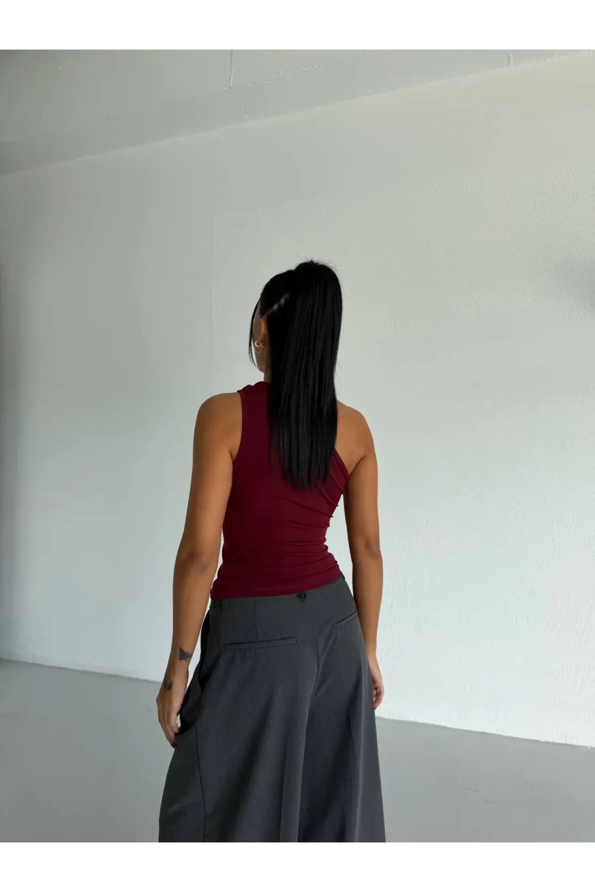 Kadın Bordo Tek Omuz Gold Metal Detaylı Sandy Bluz HZL26S-FRY123821