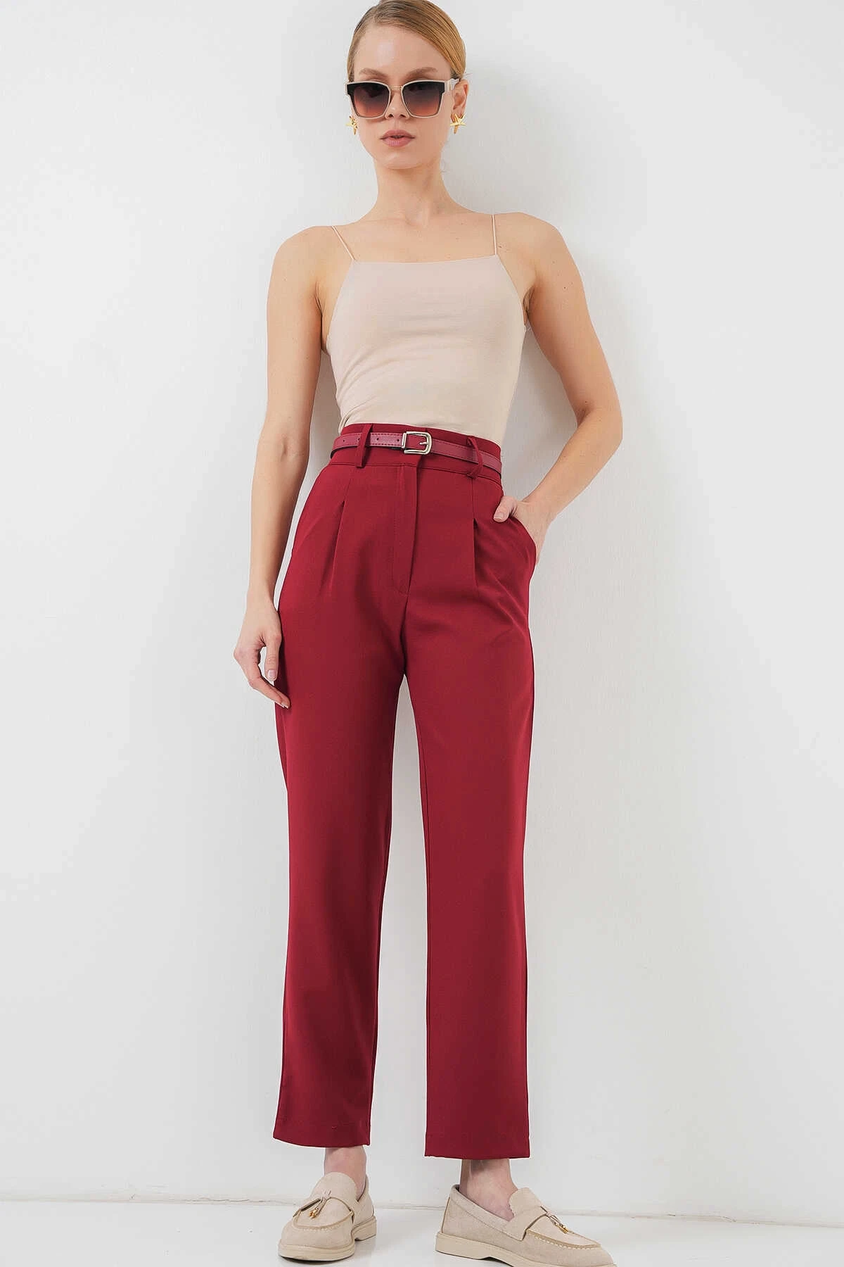 Kadın Bordo Yüksel Bel Kemerli Kumaş Pantolon HZL25S-BD167251