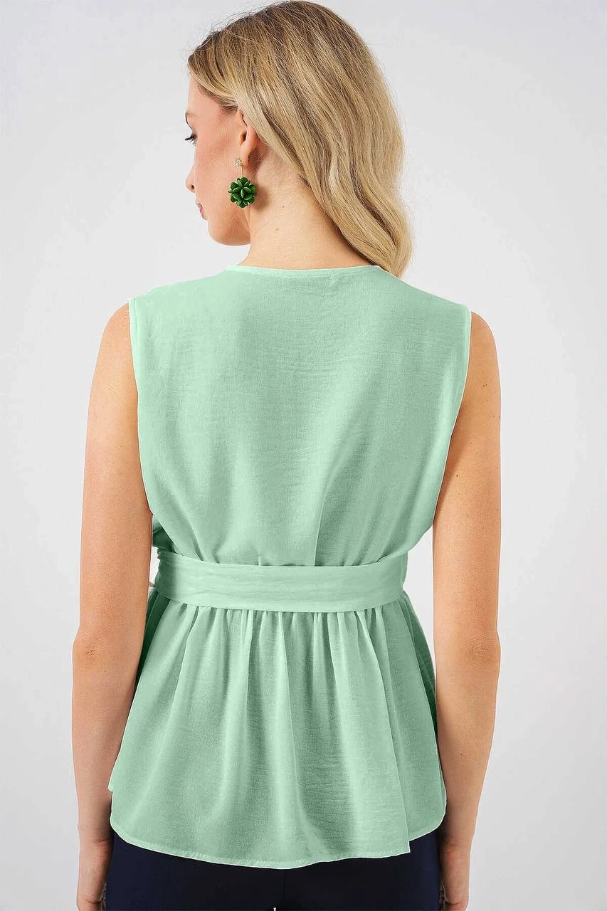 Kadın Çağla Yeşil Kruvaze Yaka Beli Lastikli Kuşaklı Bluz HZL25S-BD19661