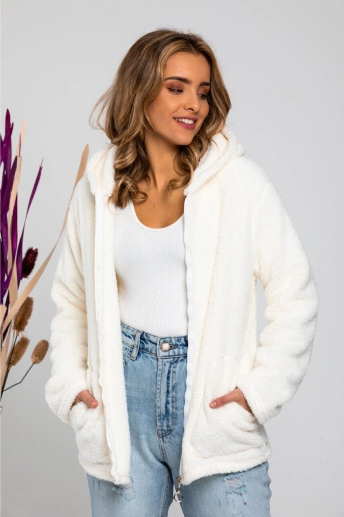 Kadın Ekru Welsoft esnek kumaş Peluş Yumoş Önü Fermuarlı Kapüşonlu Ceket HZL23W-DSB110081