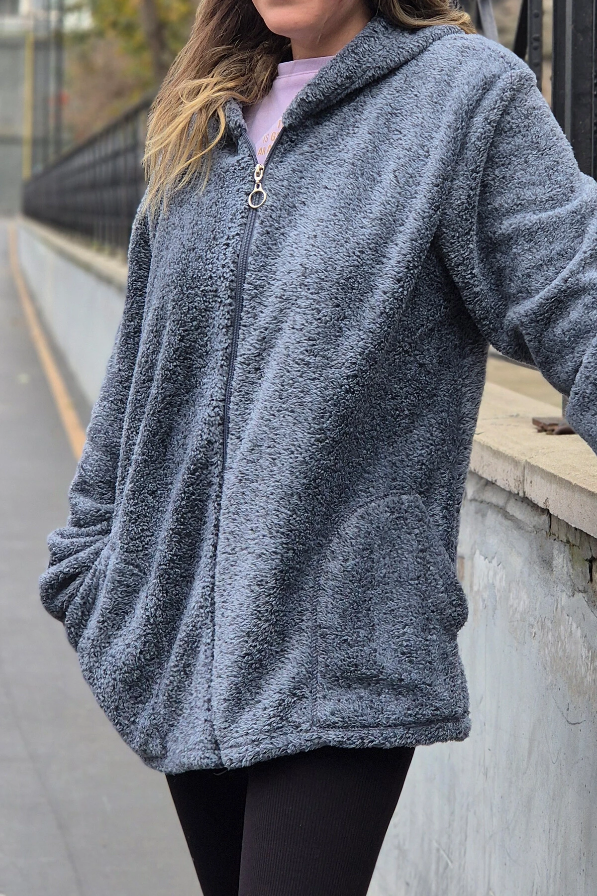 Kadın Füme Welsoft esnek kumaş Peluş Yumoş Önü Fermuarlı Kapüşonlu Ceket HZL23W-DSB110081