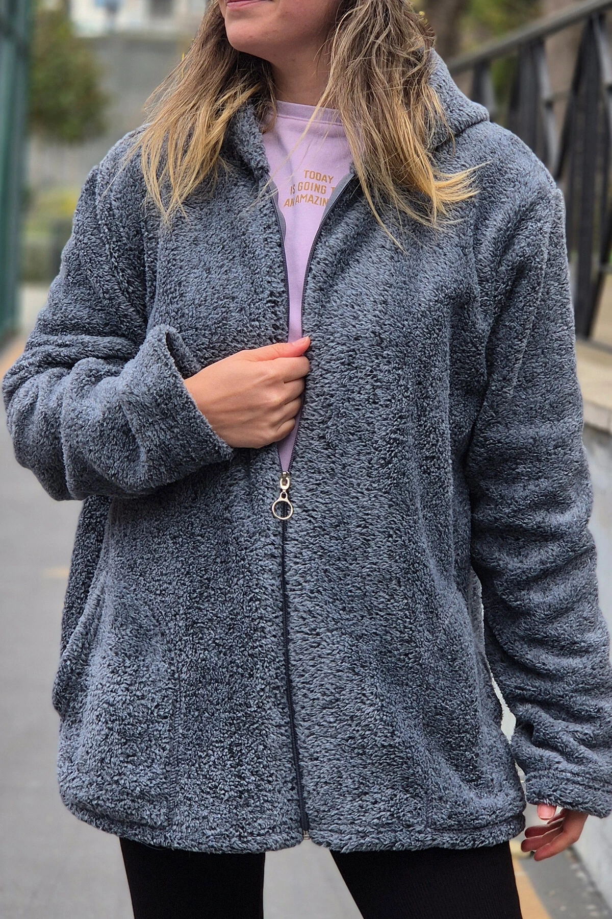 Kadın Füme Welsoft esnek kumaş Peluş Yumoş Önü Fermuarlı Kapüşonlu Ceket HZL23W-DSB110081
