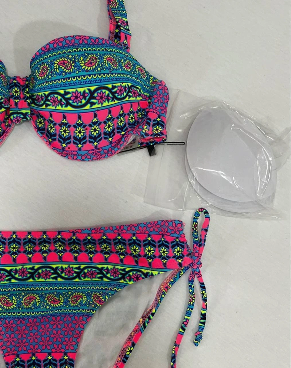 Kadın Fuşya Çok Renkli Etnik Desen Atarlı Bikini Takımı HZL25S-LC8004