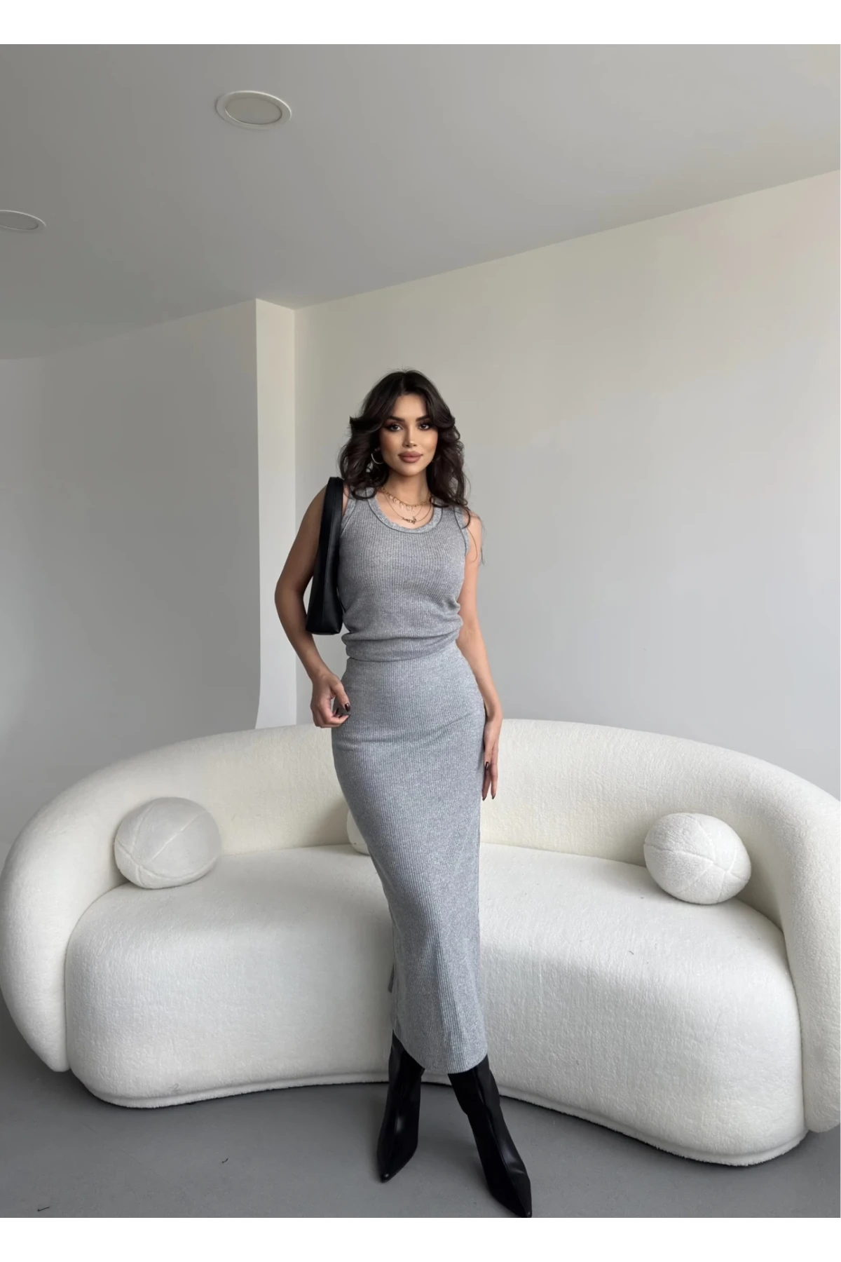 Kadın Gri Triko Crop Uzun Yırtmaçlı Etek Takım HZL25W-ZK1991